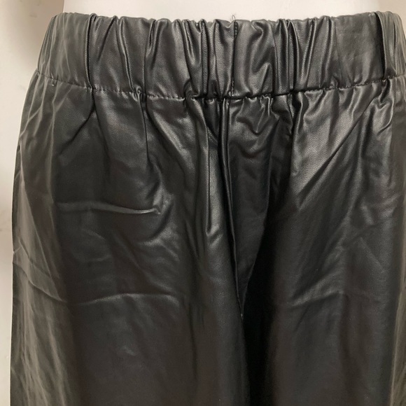 COPY - NWT Faux Leather Wonens skirt SZ L - Picture 4 of 4